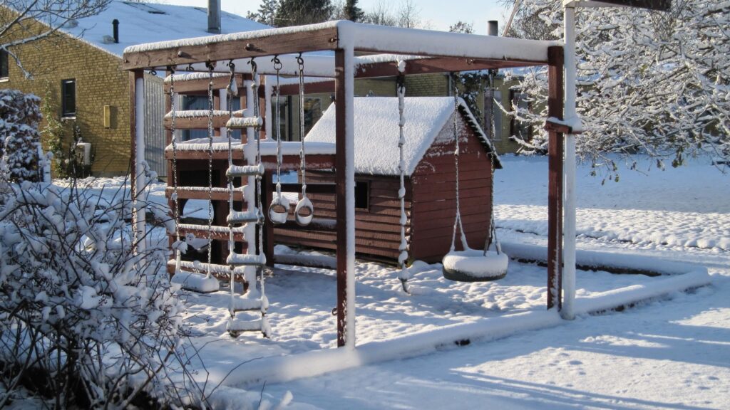 Legehuset vinter